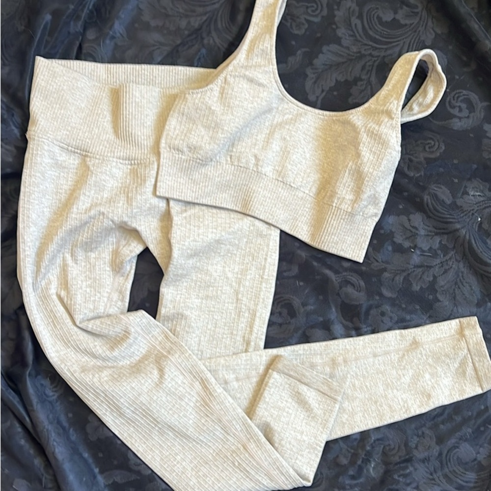 Amazon Essentials Cream Leggings and Sports Bra Set
